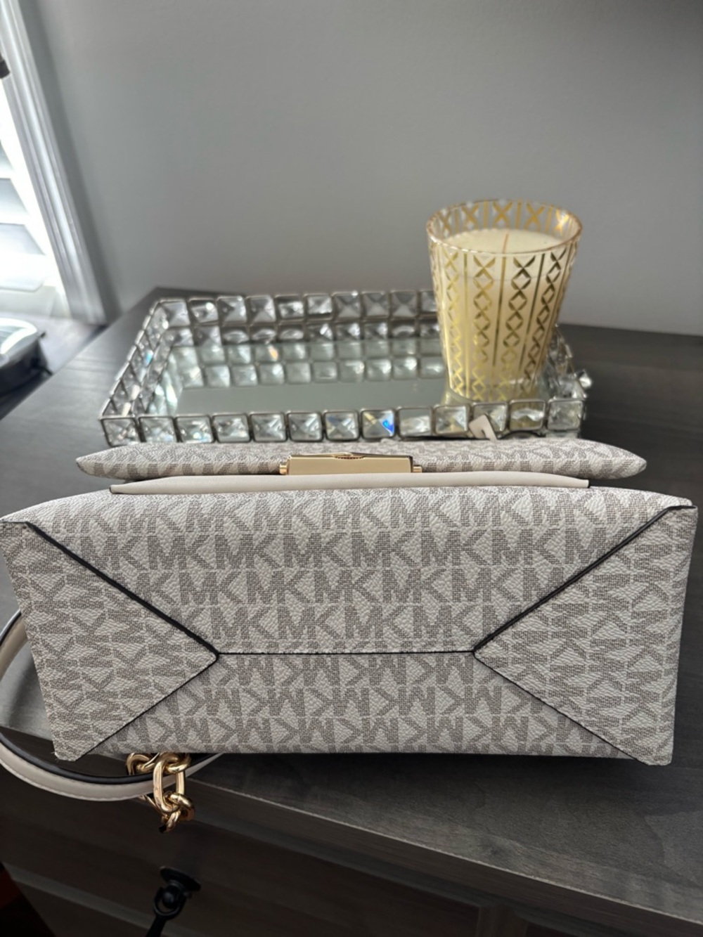Michael Kors MK Logo Chain Medium Crossbody Bag Cream Vanilla Gold Hardware NWOT - Picture 8 of 17